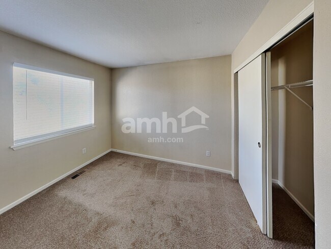 Building Photo - 19065 Burlington Pl