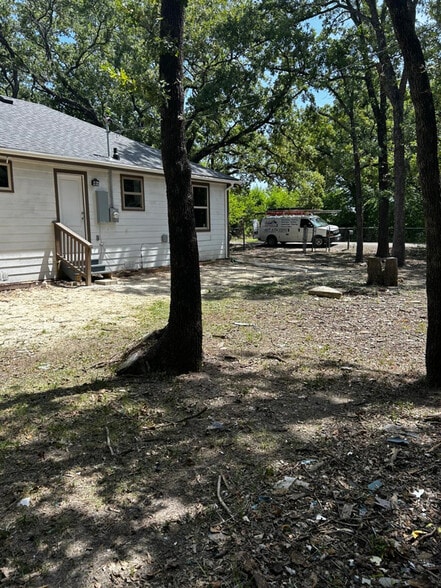 Building Photo - 121 Telephone Rd