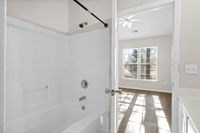 Building Photo - 3BR Townhome Carolina Forest – GREAT PRICE - Community Pool/Lake View