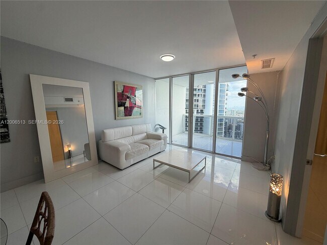 Building Photo - 18201 Collins Ave