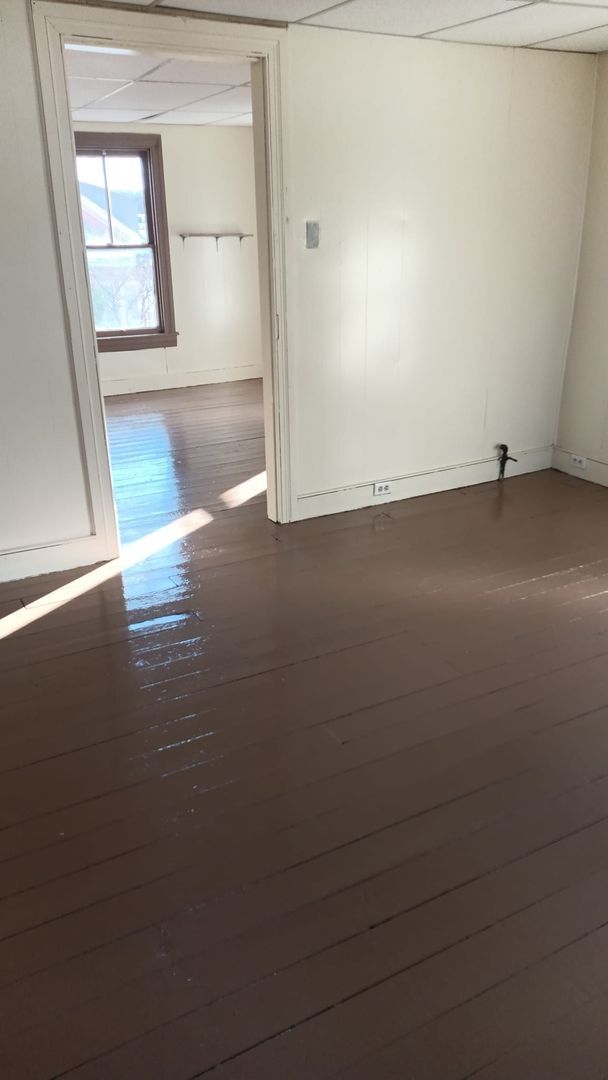 Building Photo - 648 E Princess St