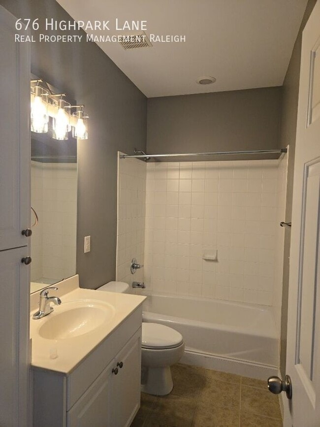 Building Photo - 676 Highpark Ln