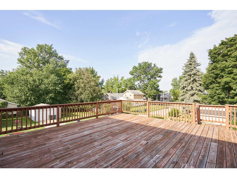 View of the rooftop deck for enjoying the nice weather days! - 1214 Beardsley St