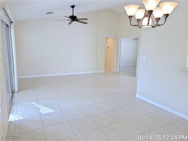 Building Photo - 2636 Highvale Dr
