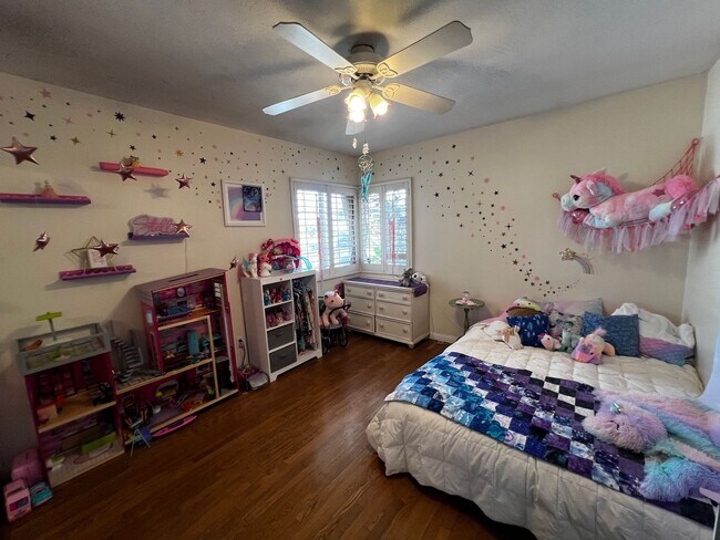 Building Photo - 4 Bedroom 2 Bath House for Rent In Whittier