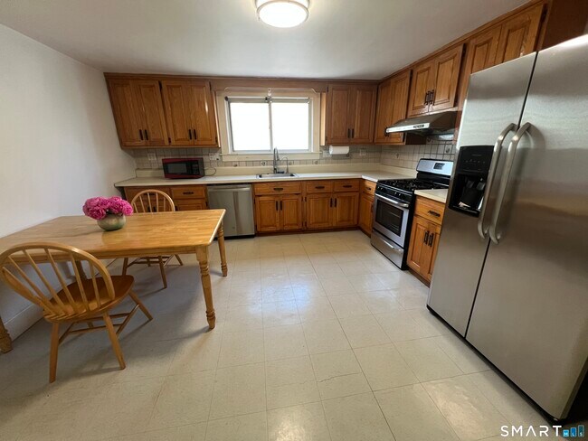 Building Photo - 74 Myano Ln