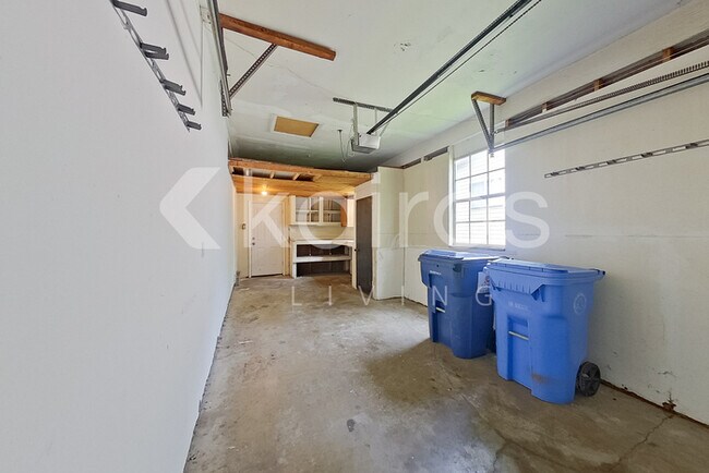 Building Photo - 2715 Benne Dr