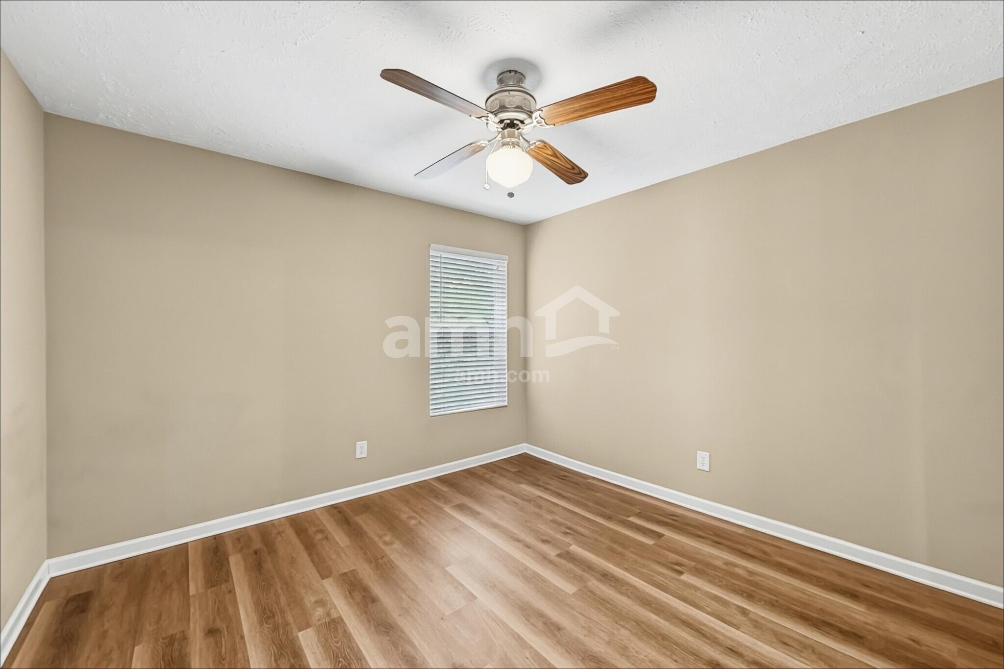 Building Photo - 424 Elderberry Way