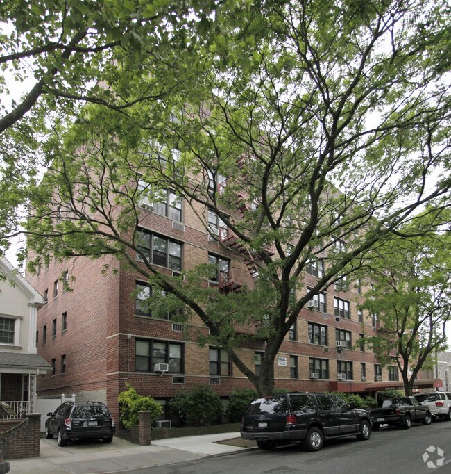 Building Photo - Erynn Apartments