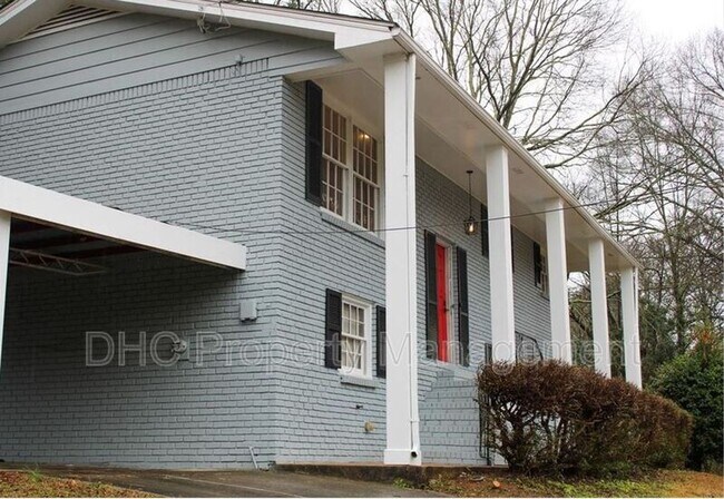 Building Photo - 1400 Cornwall Rd