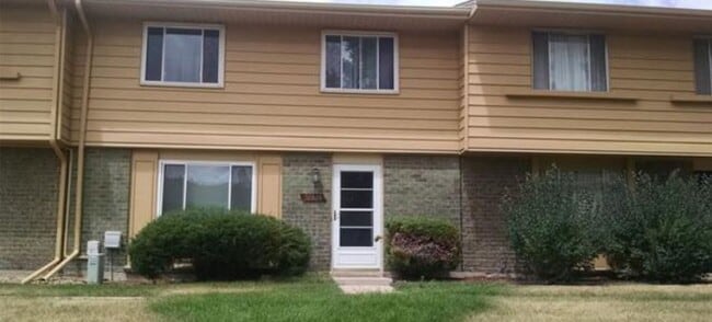 Primary Photo - Nice 3 bedroom townhome in Aurora