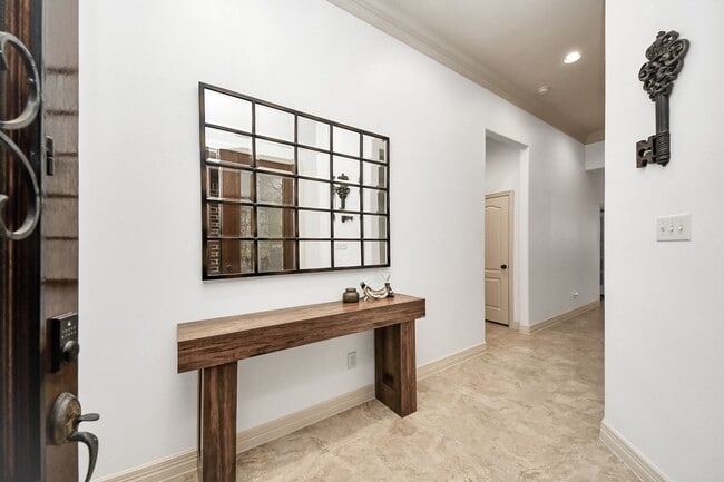 Building Photo - 10410 Mossback Pine Rd