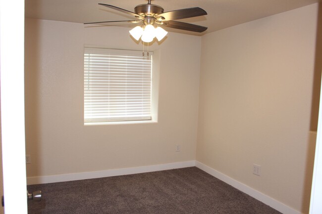 Building Photo - Spacious home close to Fort Carson