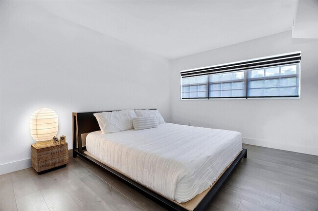 Building Photo - 3611 Oaks Clubhouse Dr