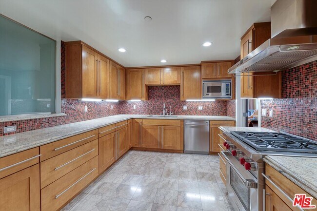 Building Photo - 130 N Swall Dr