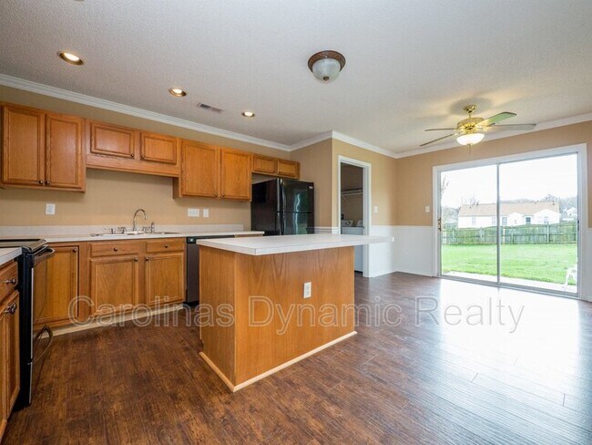 Building Photo - 905 Milkfarm Ct