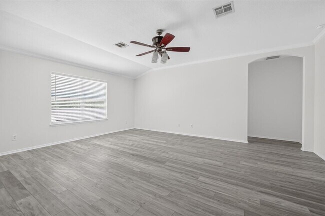 Building Photo - 315 Waterlily Way