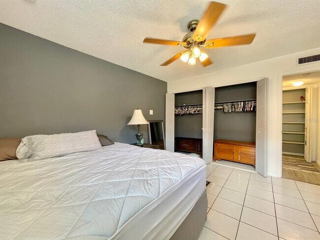 Building Photo - 6342 Newtown Cir