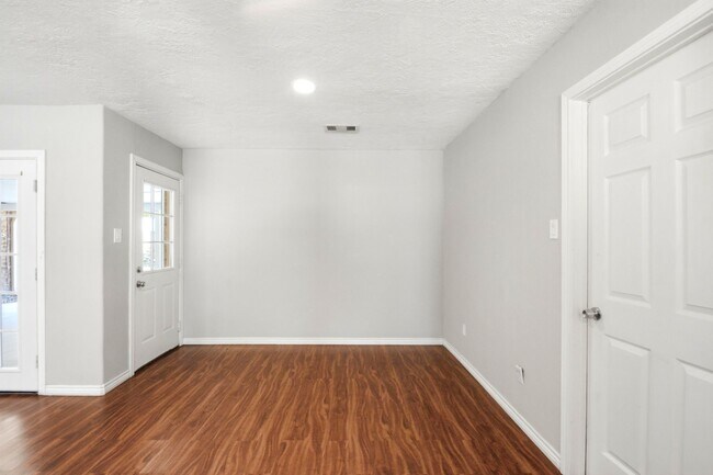 Building Photo - 25302 Friar Lake Ln