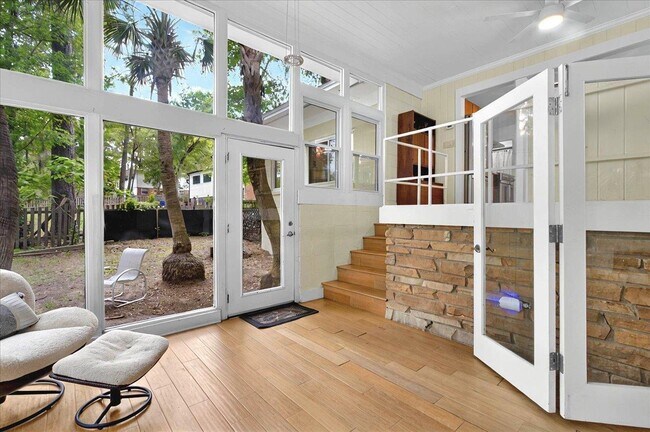 Building Photo - 1205 Gardenia Dr