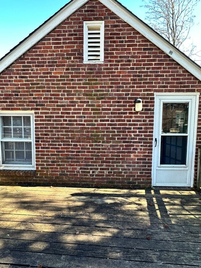 Building Photo - 2800 Woodpipe Ln