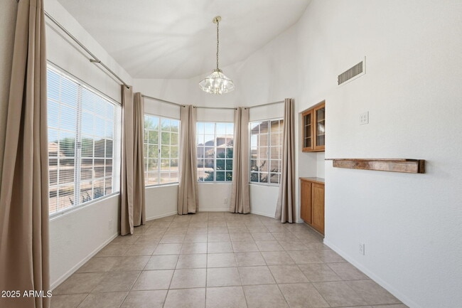 Building Photo - 1294 N Blackstone Dr