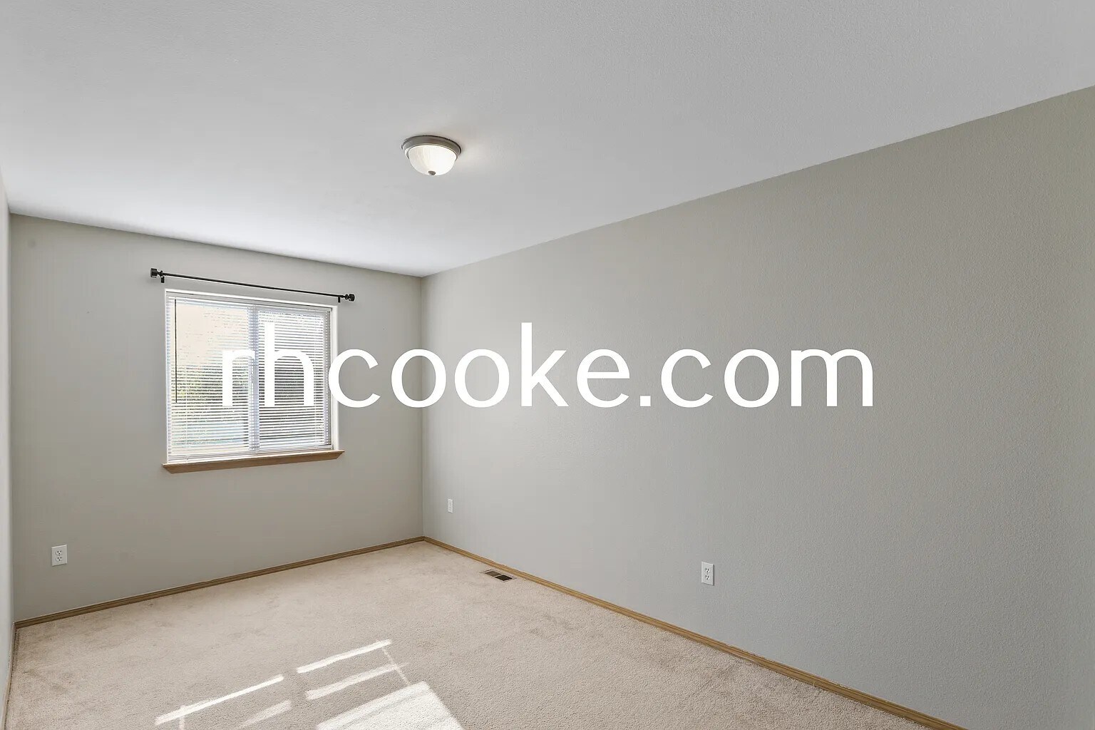 Building Photo - 314 S Blake Rd