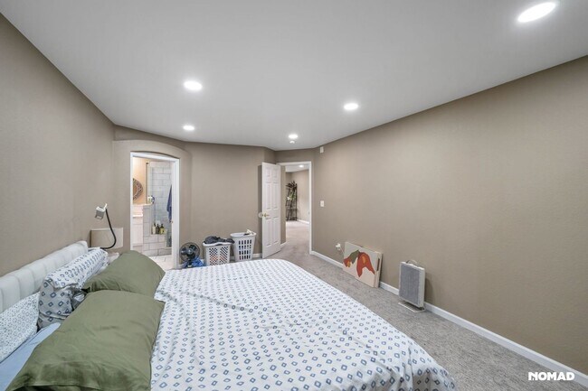 Building Photo - 1321 S Lansing Ct