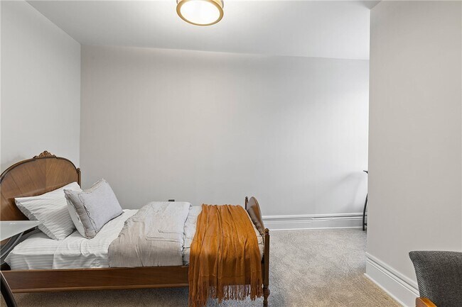 Building Photo - 42 Lake St