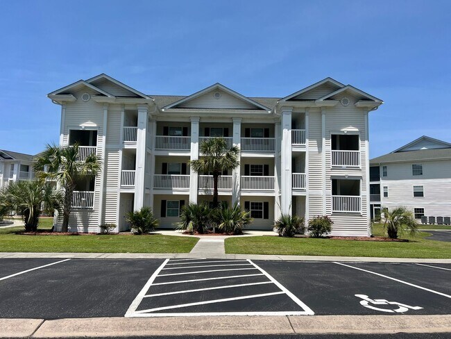 Primary Photo - Longs - 1 Bedroom / 1 Bathroom Condo