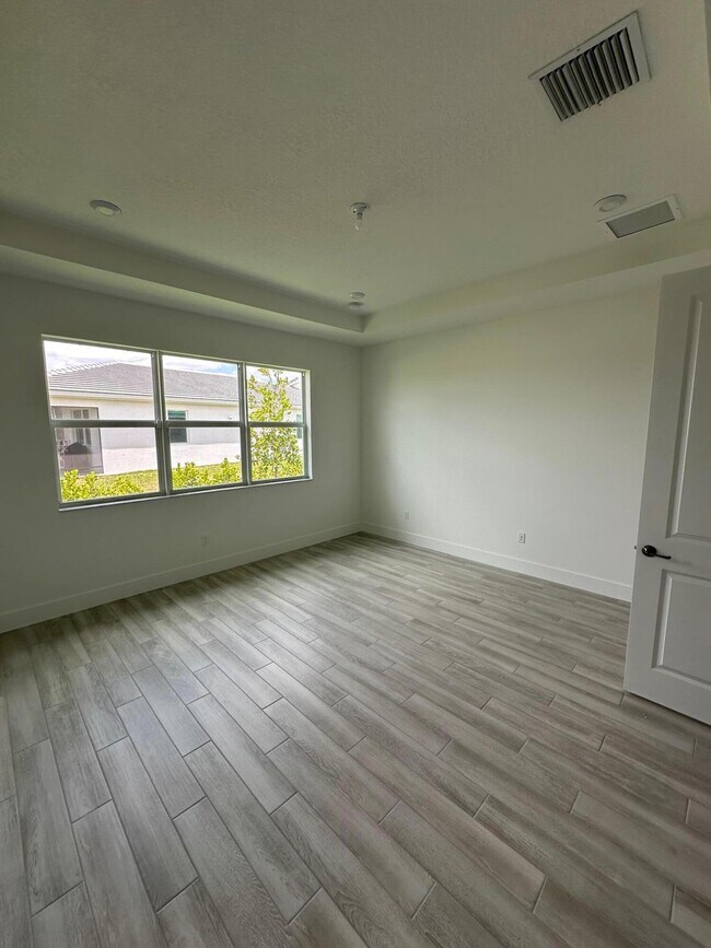 Building Photo - 12166 Viridian Blvd