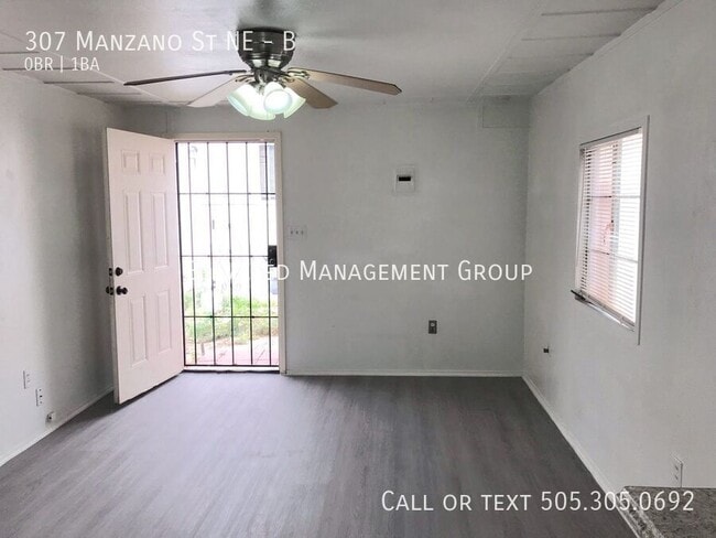 Building Photo - 307 Manzano St NE