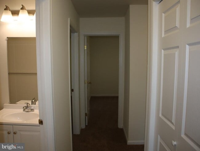 Building Photo - 1007 Kent Ave