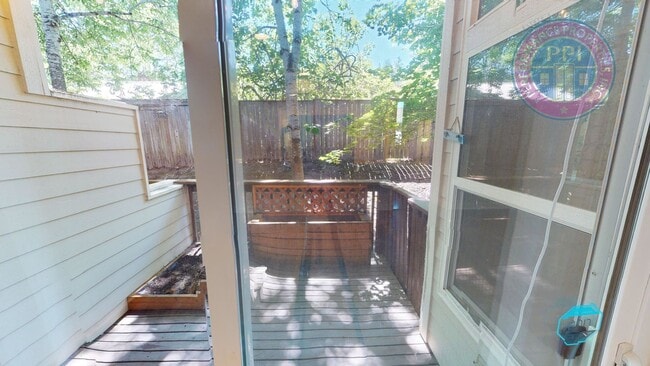 Building Photo - DEPOSIT FREE MOVE-IN WITH OBLIGO!  BEAVERT...