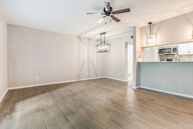 Building Photo - Fully Renovated Condo with Private Pool!