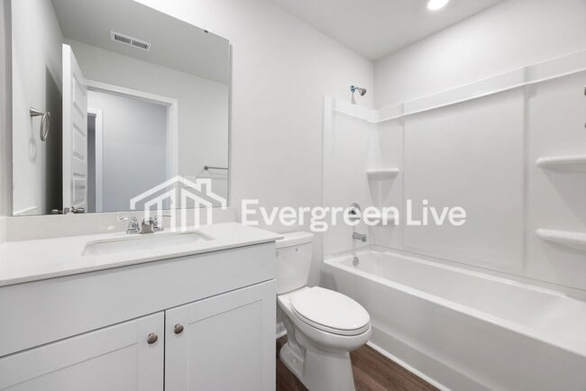 Building Photo - 1606 King Oaks Lp