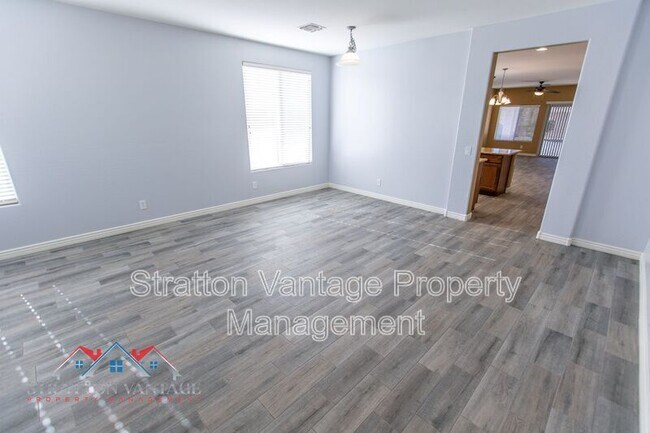 Building Photo - 4710 E Austin Ln
