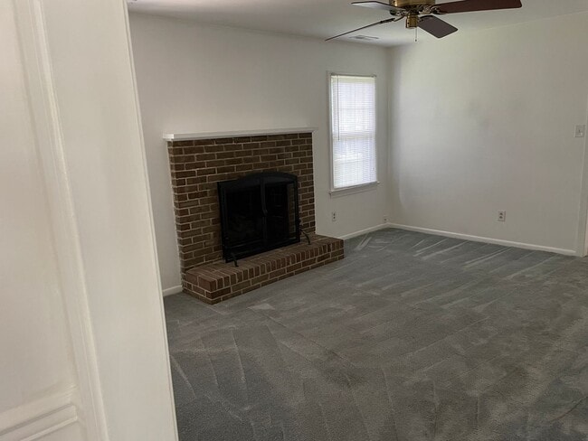 Building Photo - Wolfsnare Acres