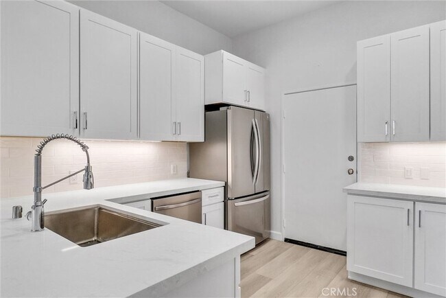 Building Photo - 6 Celano Ct