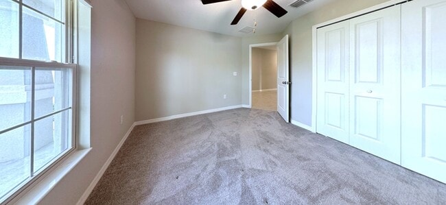 Building Photo - 376 Rain Berry Ave