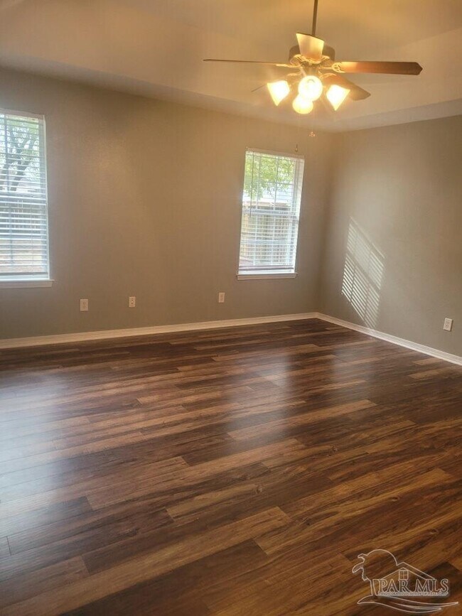 Building Photo - 5863 Chi Chi Cir