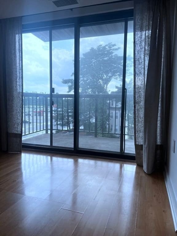 Building Photo - 500 Salem St