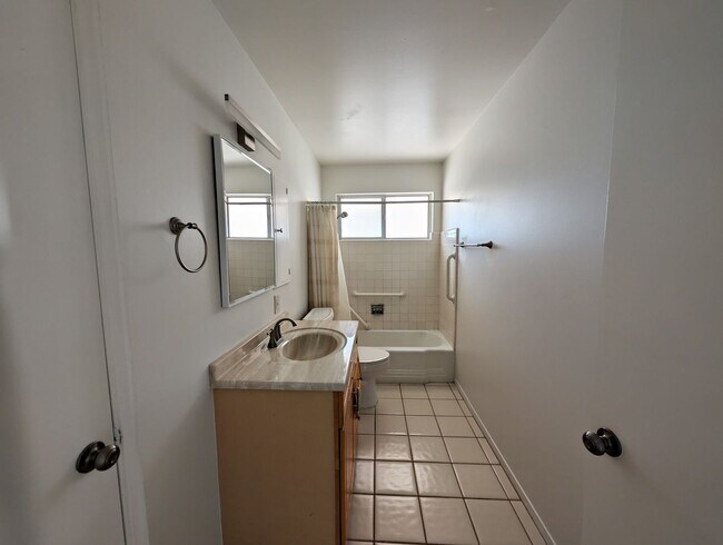 Building Photo - EXCEPTIONAL AREA/NEIGHBORHOOD-4 Bedrooms~S...