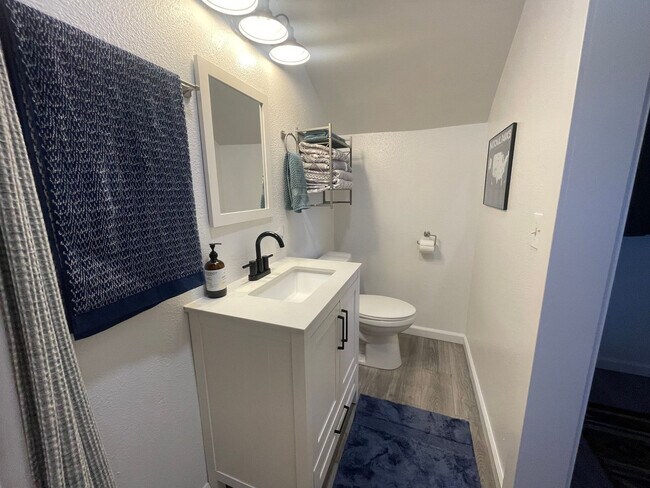 Building Photo - 15 N Corona St