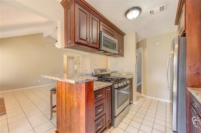 Building Photo - 4705 Dogwood Dr