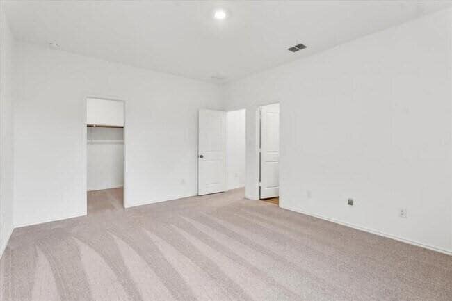 Building Photo - 2405 Sunray Ct