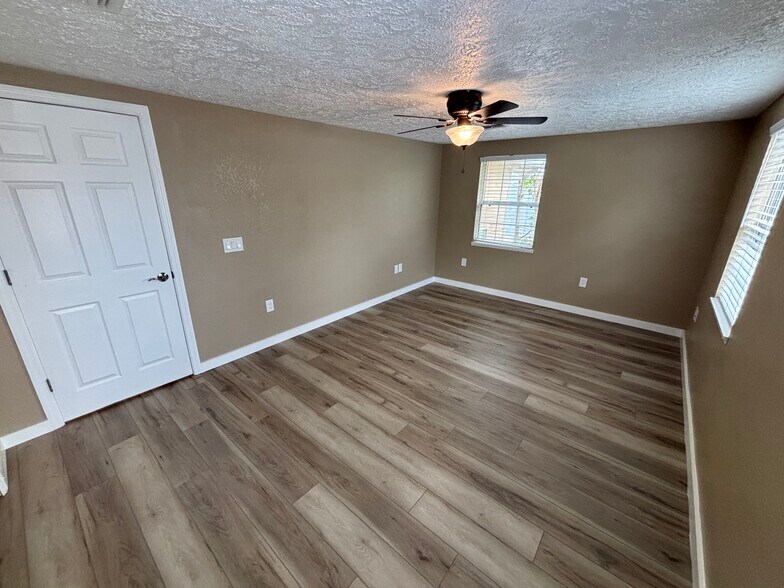 Building Photo - 1225 W Pierce St