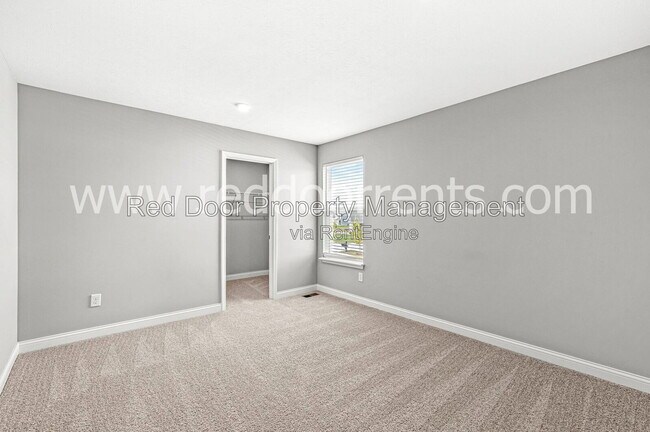 Building Photo - 15648 W Rail Dr