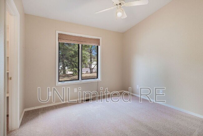 Building Photo - 4154 E Broken Rock Loop