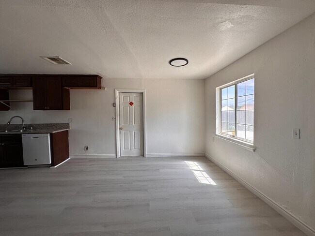 Building Photo - 2146 Cantaria Ave